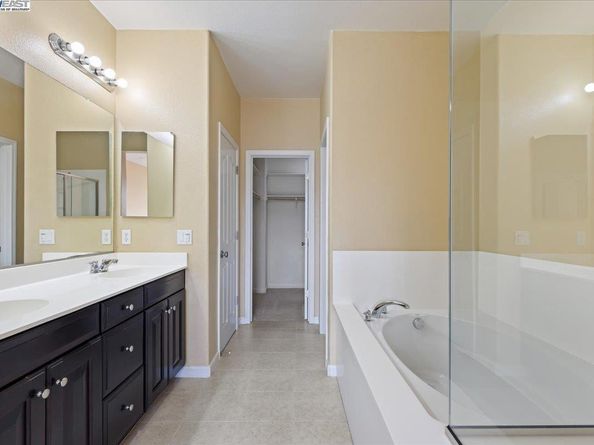 252 Sullivan Way, Hayward CA 94541
