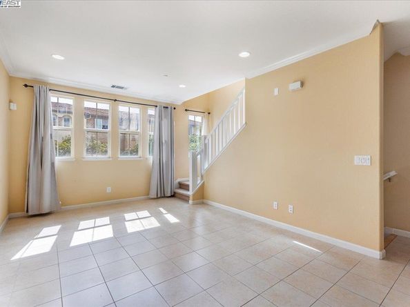 252 Sullivan Way, Hayward CA 94541