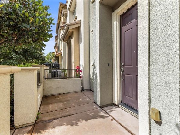 252 Sullivan Way, Hayward CA 94541