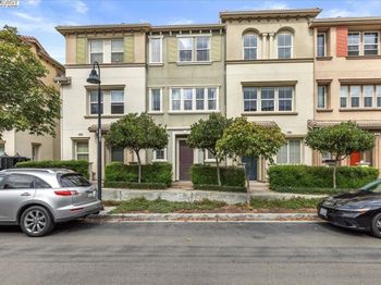 252 Sullivan Way
