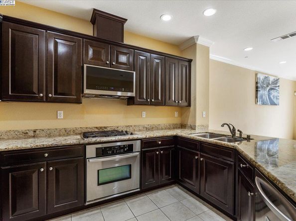 252 Sullivan Way, Hayward CA 94541