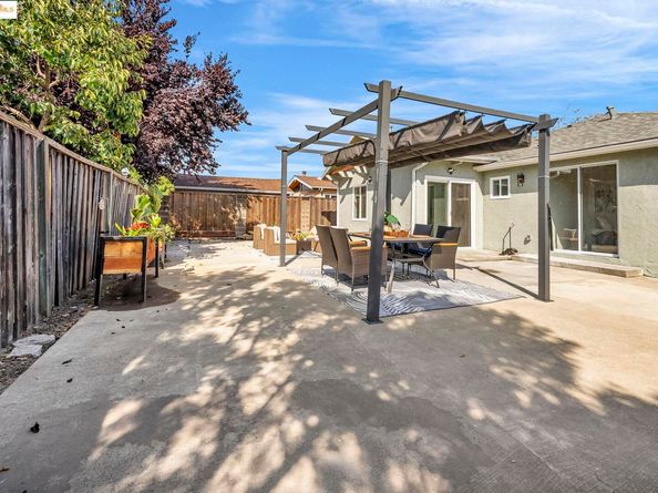 1401 Via Coralla, San Lorenzo CA 94580