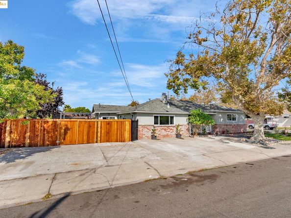 1401 Via Coralla, San Lorenzo CA 94580