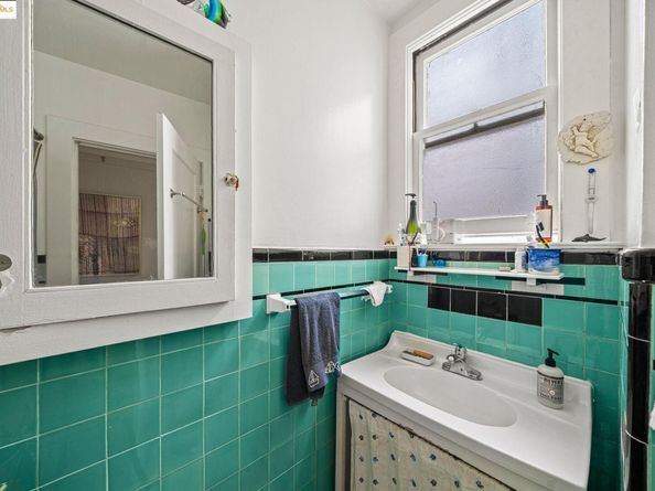 1947 Fulton St, San Francisco CA 94117