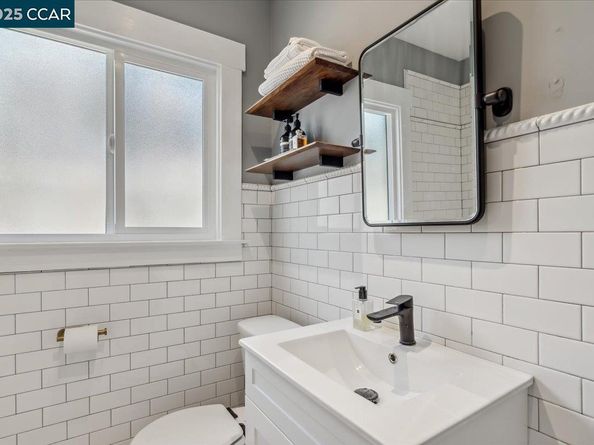 3036 Dohr St, Berkeley CA 94702