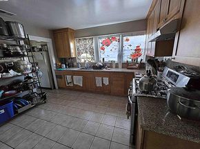 1656 33rd Ave, Oakland CA 94601