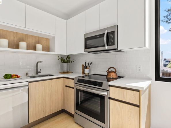 1235 Hampel St., Oakland CA 94602