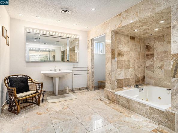 13460 Skyline Blvd, Oakland CA 94619