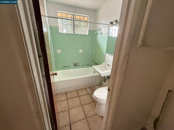 435-437 Duboce Ave, Richmond CA 94801