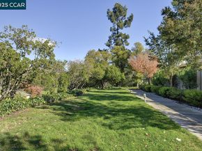 2424 Tice Creek Dr. 2, Walnut Creek CA 94595