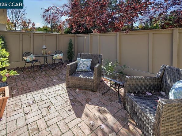 2424 Tice Creek Dr. 2, Walnut Creek CA 94595