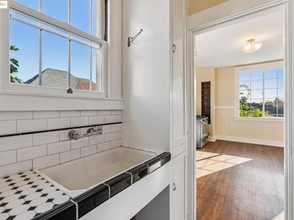 3412 Magnolia St, Oakland CA 94608