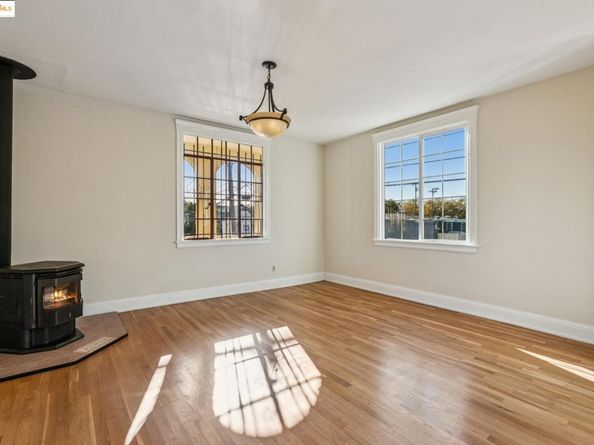 3412 Magnolia St, Oakland CA 94608