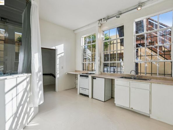 3412 Magnolia St, Oakland CA 94608