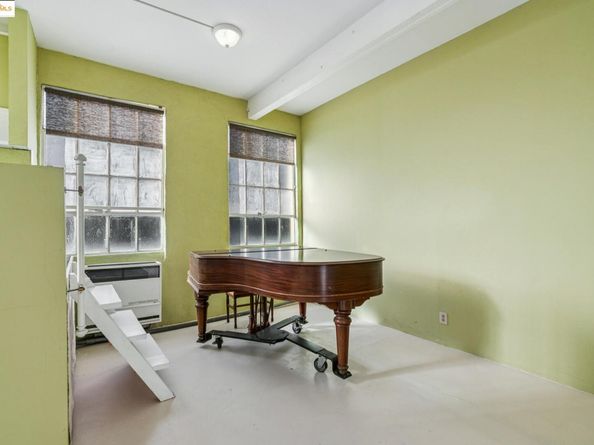 3412 Magnolia St, Oakland CA 94608