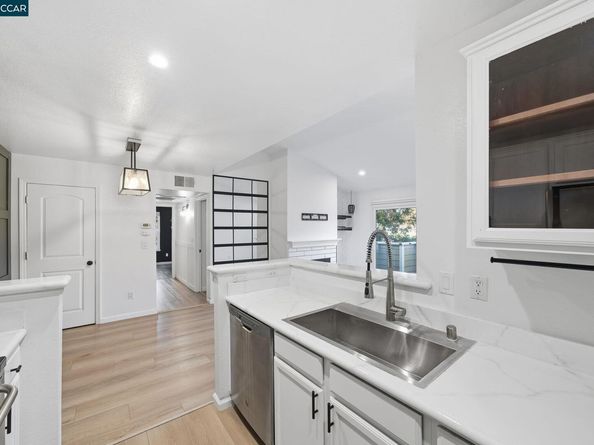 130 Reflections Dr 28, San Ramon CA 94583