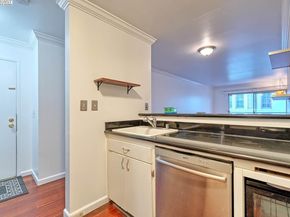 151 Lakeside Dr 213, Oakland CA 94612