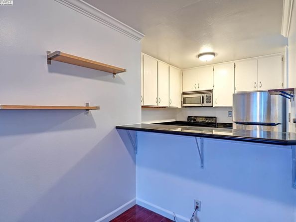 151 Lakeside Dr 213, Oakland CA 94612