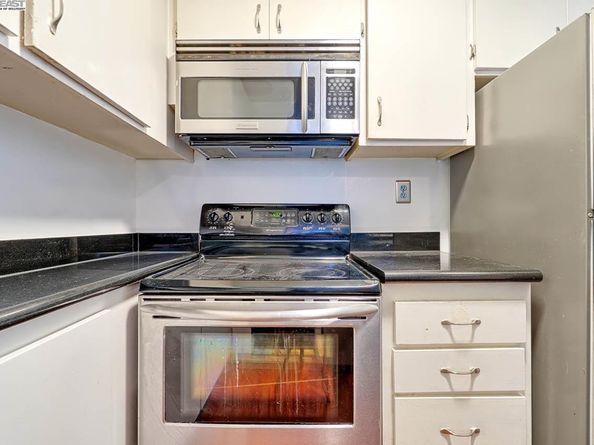 151 Lakeside Dr 213, Oakland CA 94612