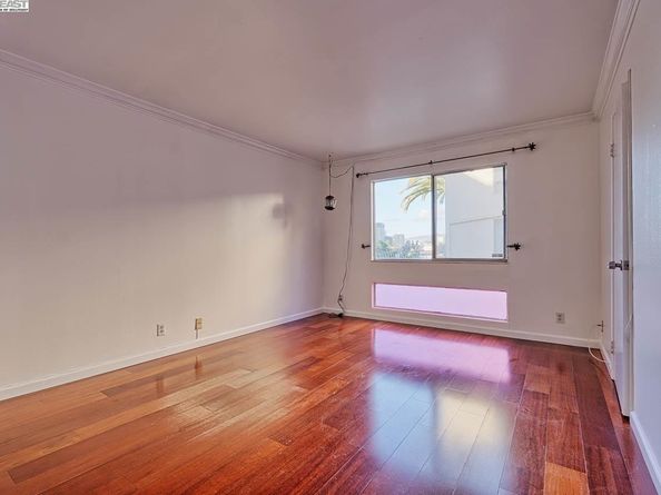 151 Lakeside Dr 213, Oakland CA 94612