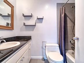 151 Lakeside Dr 213, Oakland CA 94612