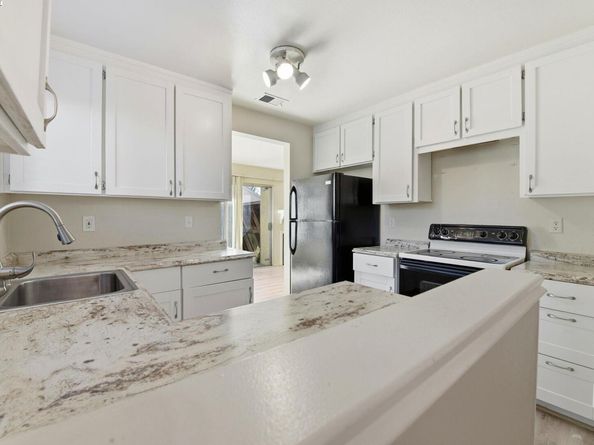 93 Cassia Dr, Hayward CA 94544