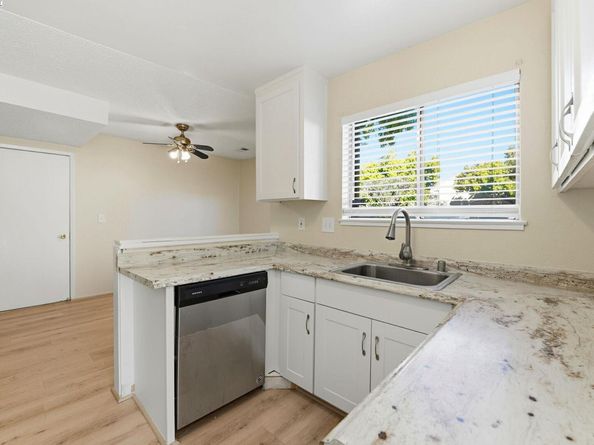 93 Cassia Dr, Hayward CA 94544