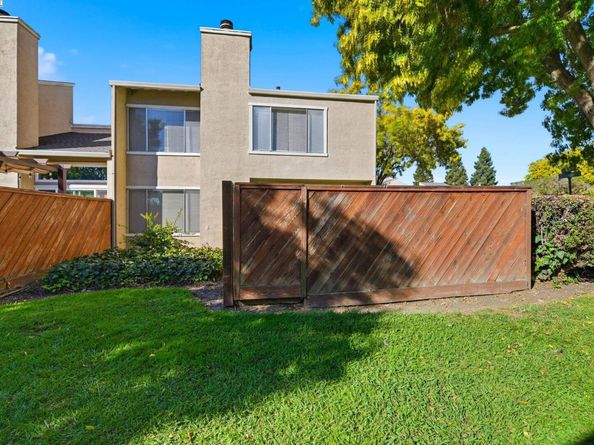 93 Cassia Dr, Hayward CA 94544