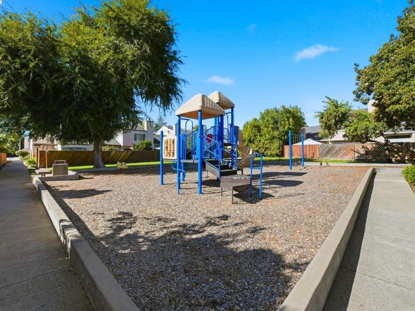 93 Cassia Dr, Hayward CA 94544