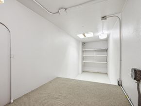 958 28th ST 21, Oakland CA 94608