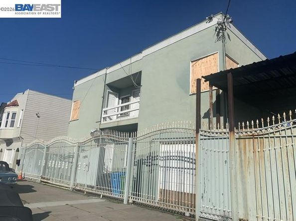 1278 Thomas Ave, San Francisco CA 94124