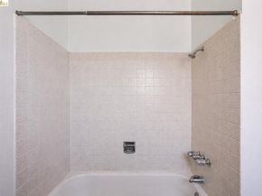 876-880 52nd St, Oakland CA 94608