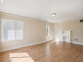 876-880 52nd St, Oakland CA 94608