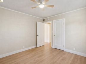 876-880 52nd St, Oakland CA 94608