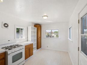 876-880 52nd St, Oakland CA 94608