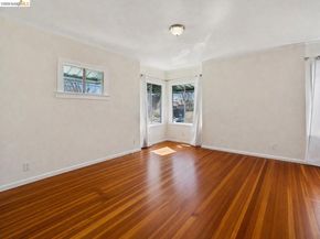 876-880 52nd St, Oakland CA 94608