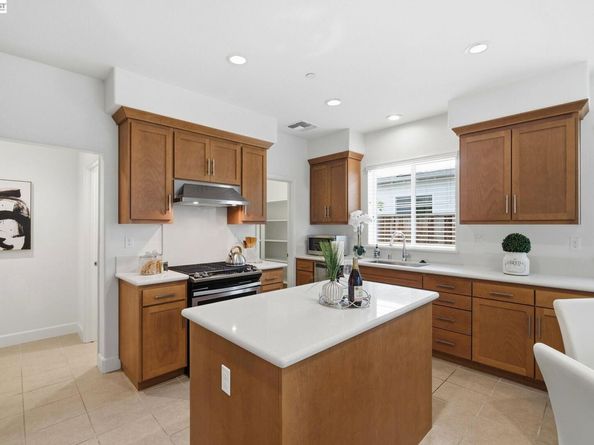8553 Schooner Way, Newark CA 94560