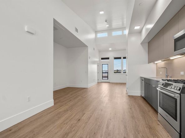 1545 32nd St 314, Oakland CA 94608