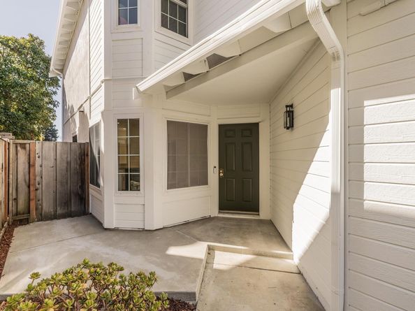 4900 Creekwood Dr, Fremont CA 94555