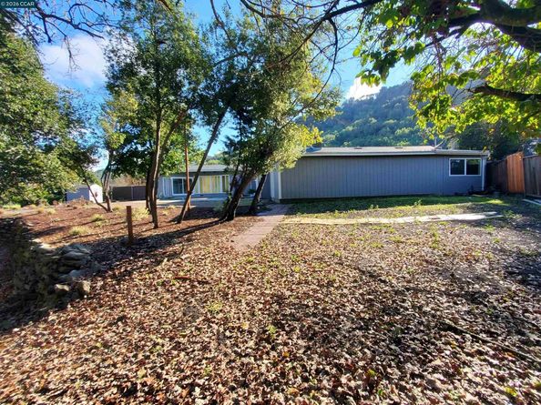 2420 Tomar Ct, Pinole CA 94564