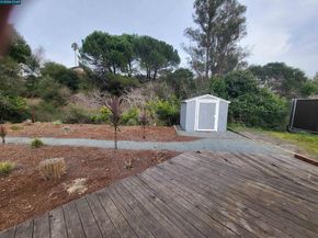 2420 Tomar Ct, Pinole CA 94564