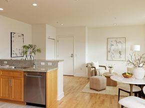 371 30th Street 404, Oakland CA 94609