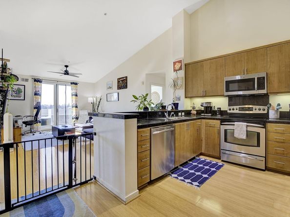 3090 Glascock St 405, Oakland CA 94601