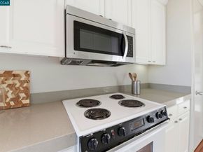 565 Bellevue Ave 1403, Oakland CA 94610