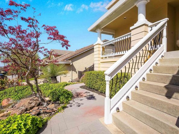 5810 Gold Creek Dr, Castro Valley CA 94552