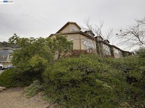 6067 Old Quarry, Oakland CA 94605