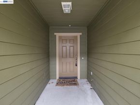 6067 Old Quarry, Oakland CA 94605