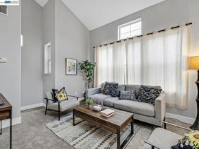 6067 Old Quarry, Oakland CA 94605