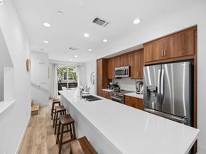 117 Uptown Cir, Oakland CA 94607