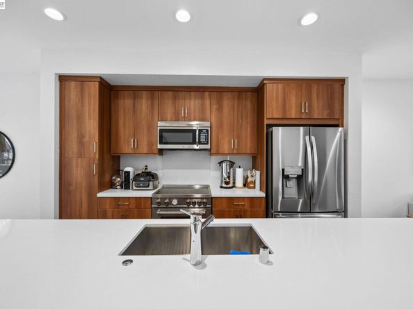 117 Uptown Cir, Oakland CA 94607